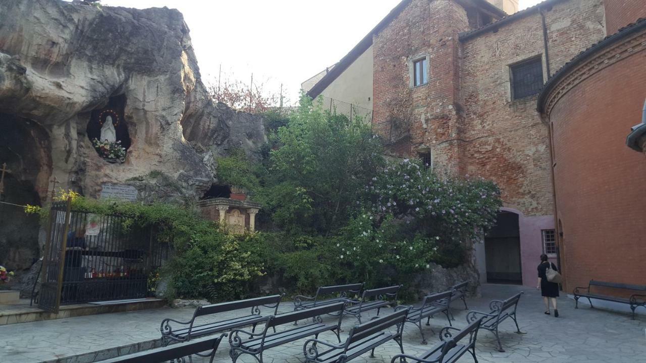 아스티 Location Turistic Monolocale Nel Parco Del Santuario 아파트 외부 사진