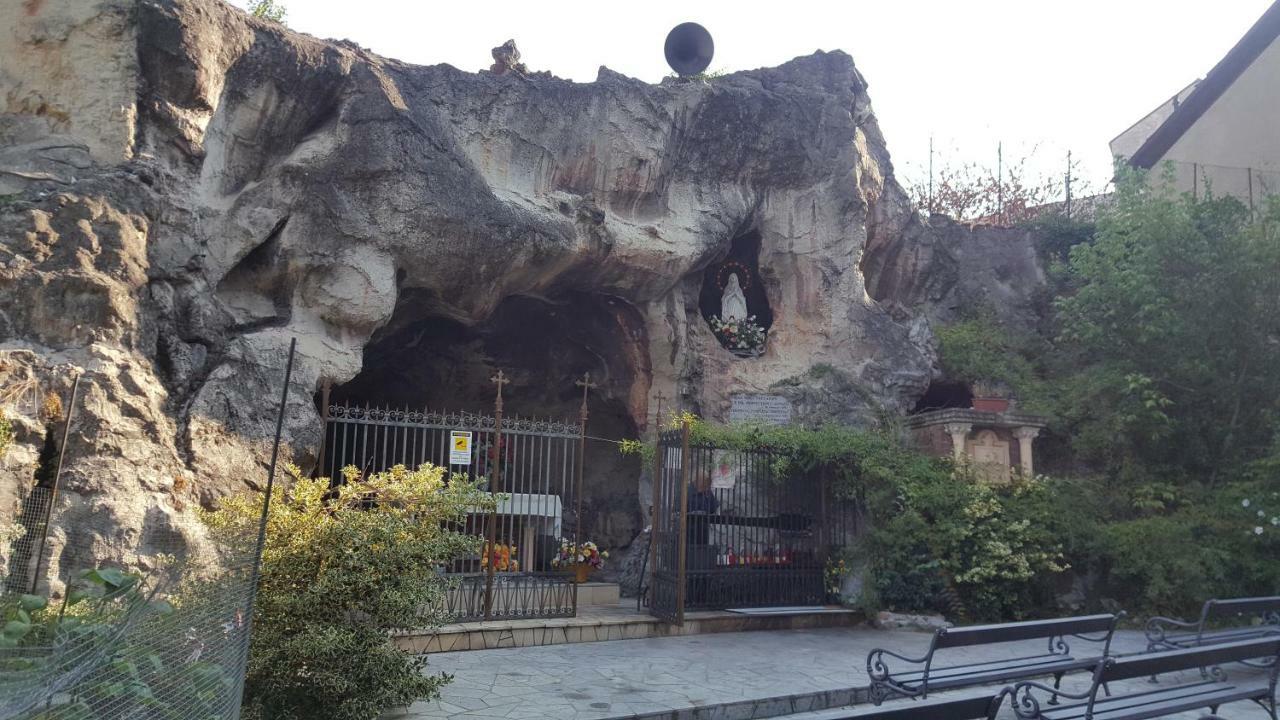 아스티 Location Turistic Monolocale Nel Parco Del Santuario 아파트 외부 사진